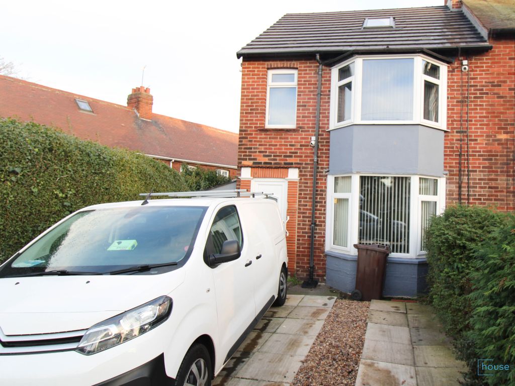3 bed end terrace house for sale in Oakwood Avenue, Wakefield WF2 Zoopla