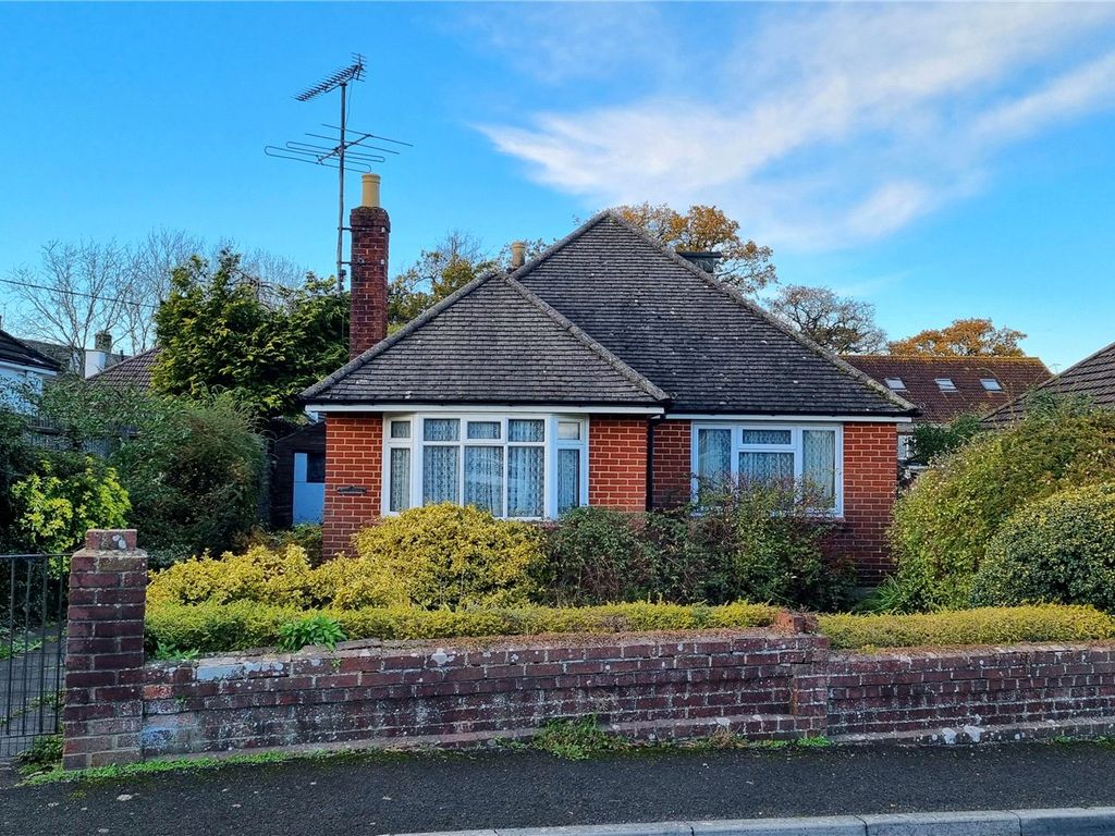 2 bed bungalow for sale in 6 Common Mead Avenue, Gillingham, Dorsest