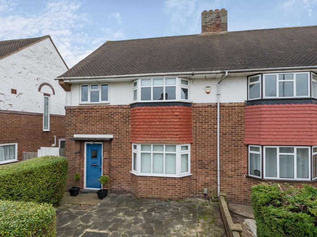 Leverholme Gardens, London SE9  