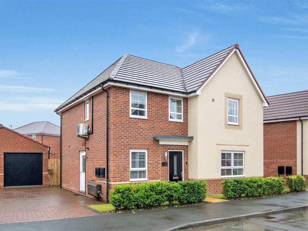 4 bed detached house for sale in Cranwell Crescent, Eaton Leys, Milton