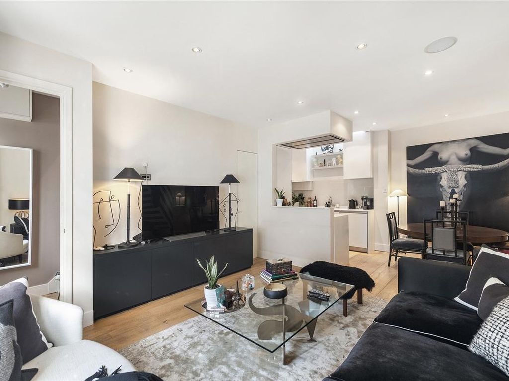 De Vere Mews London W8  