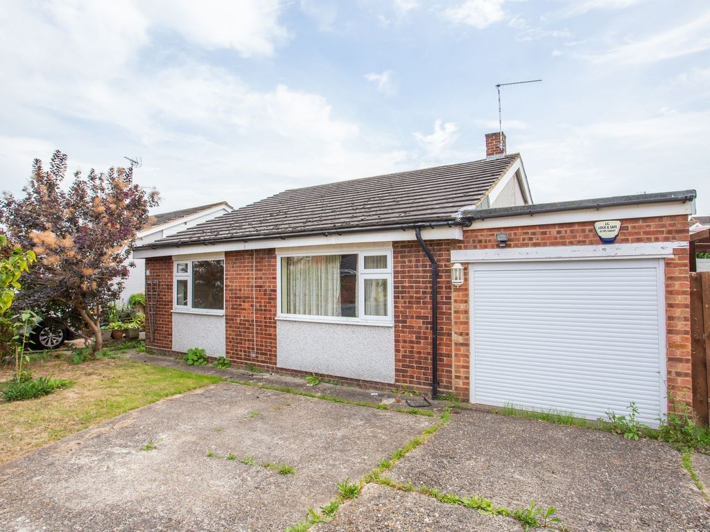 3 bed detached bungalow for sale in The Knole, Faversham ME13, £425,000