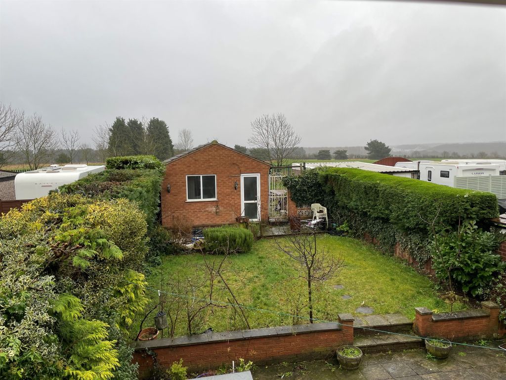 3 bed semidetached house for sale in Herrick Drive, Worksop S81, £