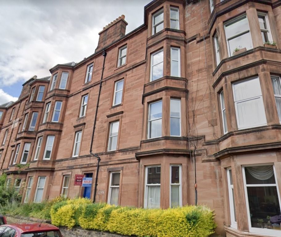 2 bed flat to rent in Macdowall Road, Blackford, Edinburgh EH9, £1,250