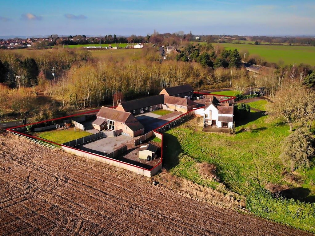 5 bed barn conversion for sale in Hermitage Lane, Polesworth, Tamworth