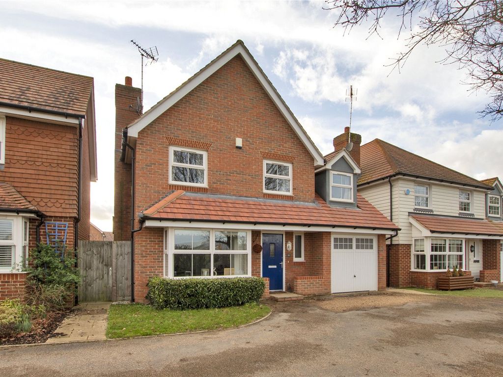 5 bed detached house for sale in Locks Yard, Headcorn, Ashford, Kent