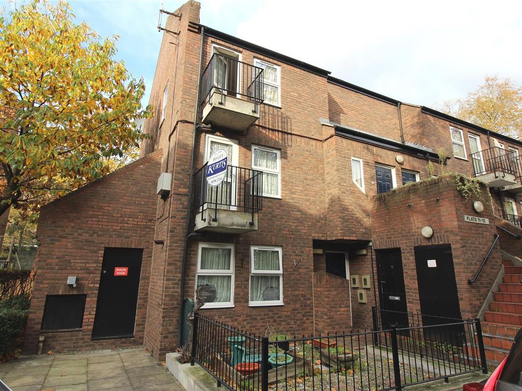 1 bed flat to rent in Morecambe Close, Stepney Green, London E1, £1,750 pcm Zoopla