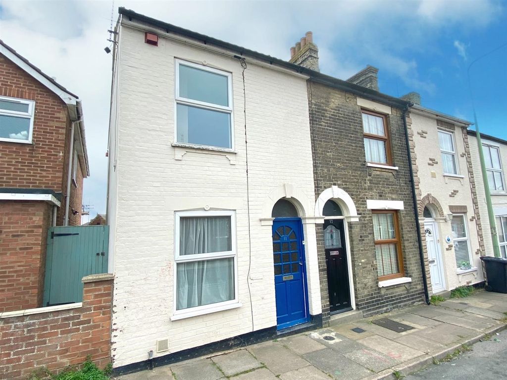 3 bed property for sale in Morton Road, Pakefield, Lowestoft NR33, £