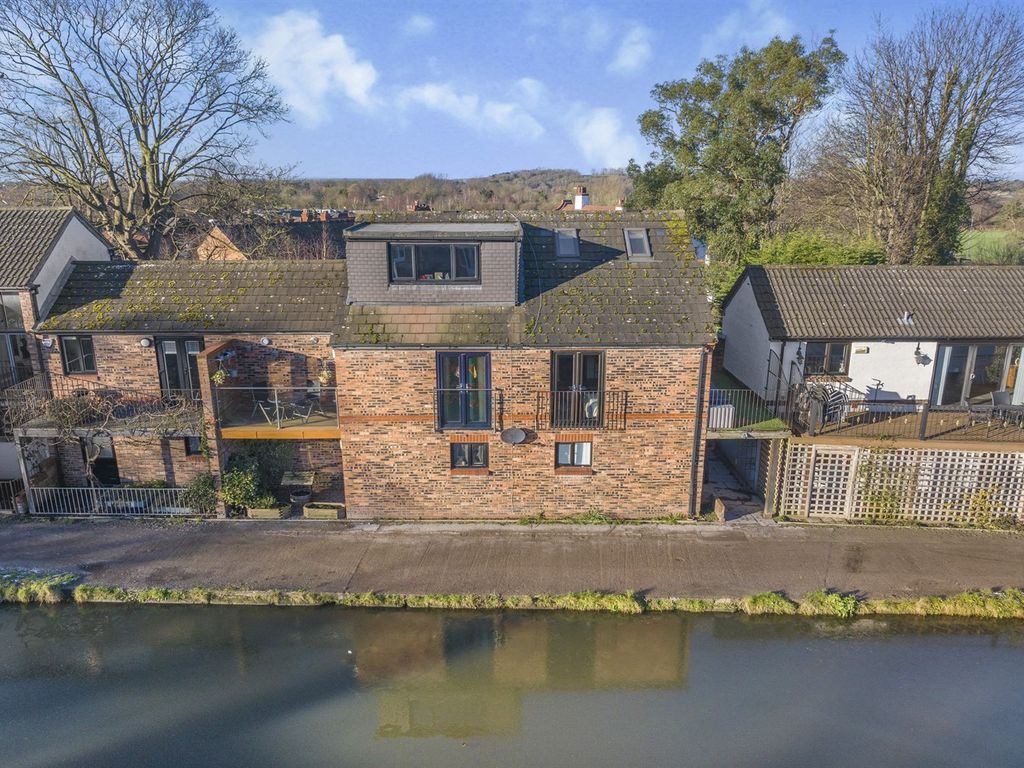 2 bed mews for sale in Lymm Quay, Lymm WA13, £375,000 Zoopla