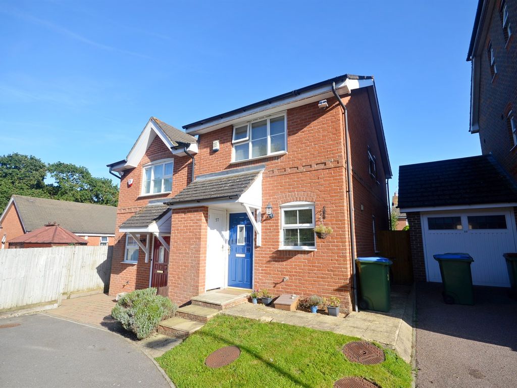 2 bed semidetached house to rent in 57 Dean Way, Storrington