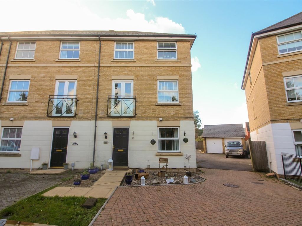 4 bed end terrace house for sale in The Pastures, Takeley, Stortford CM22, £475,000