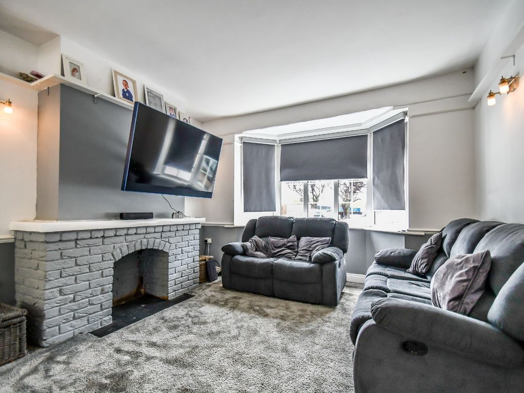 3 bed semidetached house for sale in Eastwoodbury Lane, SouthendOn