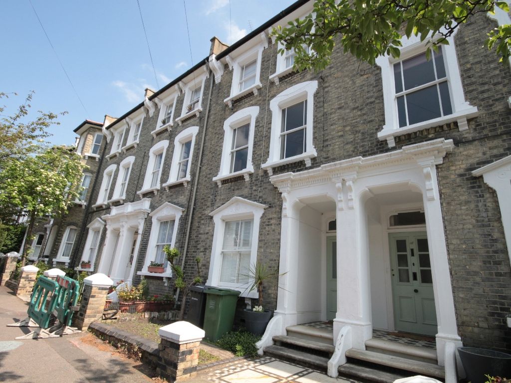 3 bed flat to rent in Quentin Road, London SE13, £1,900 pcm Zoopla