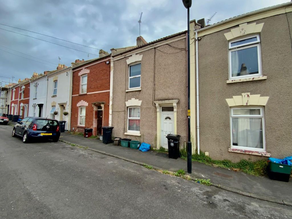 2 bed terraced house to rent in Hanover Street, Barton Hill, Bristol