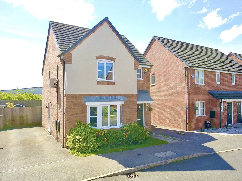 3 bed detached house for sale in Slate Drive, Burbage, Hinckley