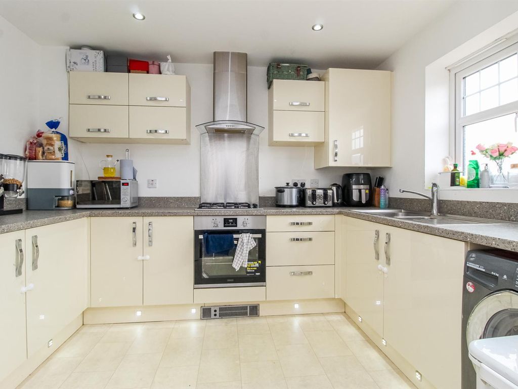 3 bed semidetached house for sale in Princes Drive, Pontefract WF8, £