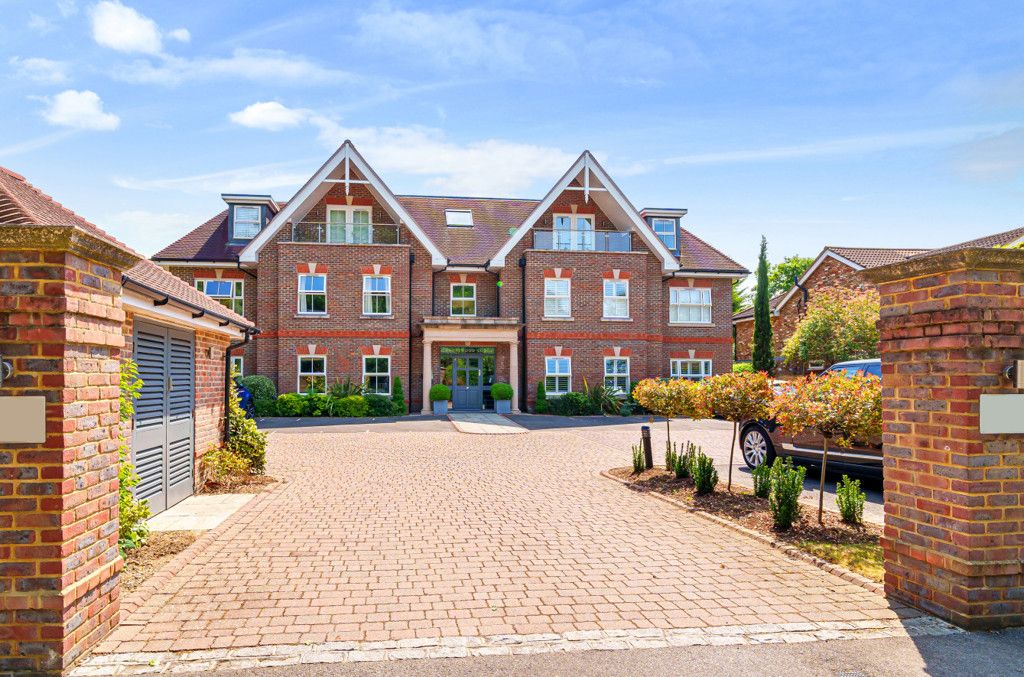 2 bed flat for sale in Imperial Road, Windsor, Berkshire SL4 Zoopla