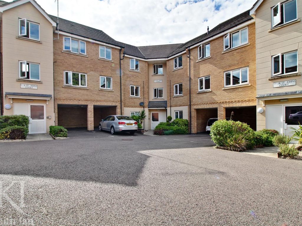 2 bed flat for sale in Lady Margaret Gardens, Ware SG12, £265,000 Zoopla