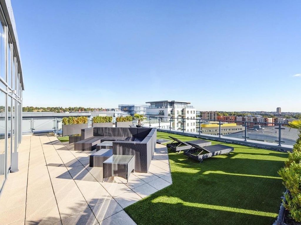 Boulevard Drive, London NW9  