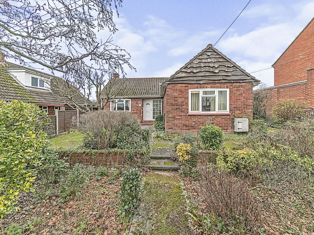 2 bed bungalow for sale in Abbey Road, Sudbury CO10 Zoopla