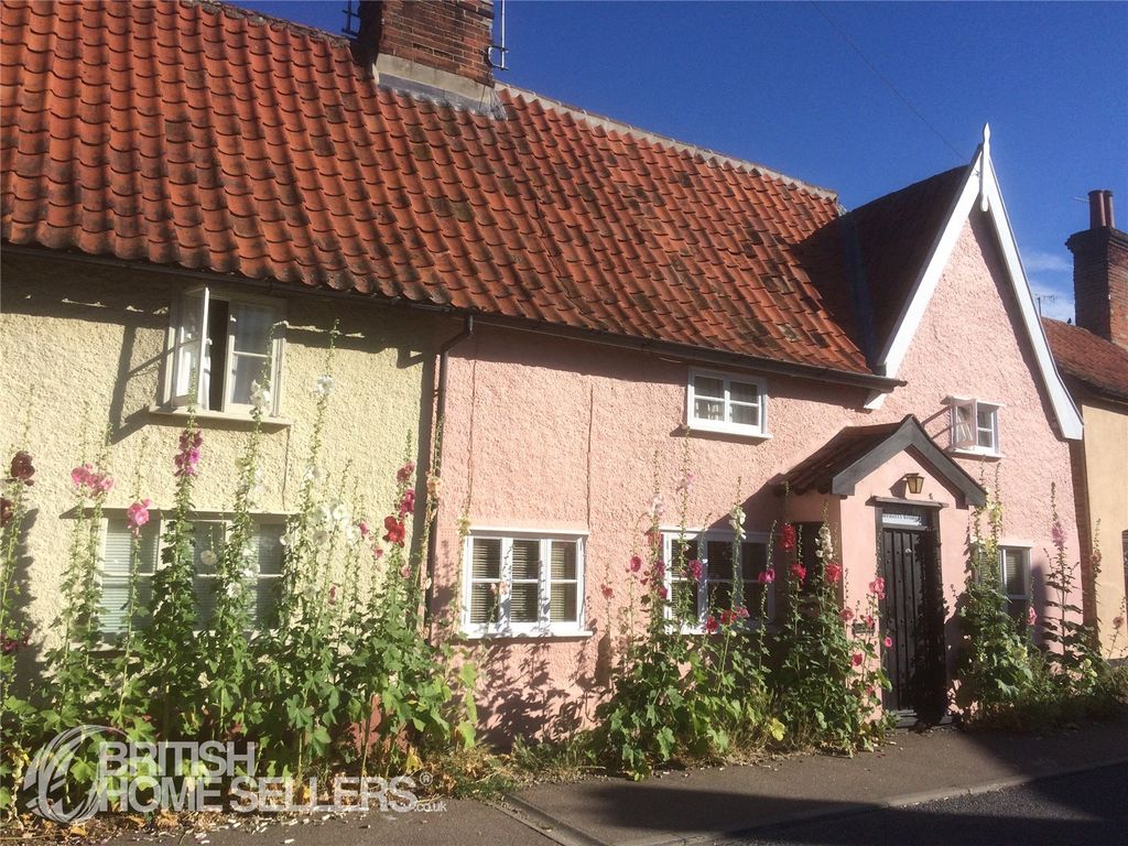 3 bed semidetached house for sale in Low Road, Debenham, Stowmarket