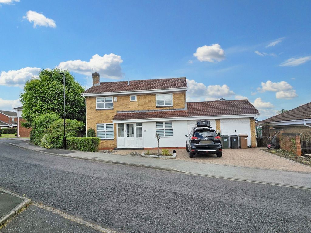 4 bed detached house for sale in Oakfield Drive, Killingworth, Newcastle Upon Tyne NE12, £