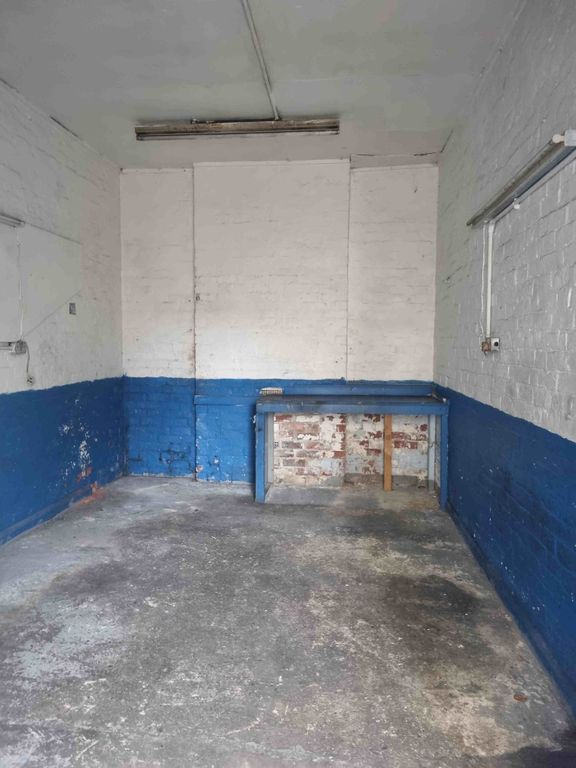 Retail premises to let in Kirkby Road, SuttonInAshfield NG17, £1,212