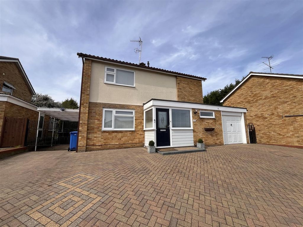 3 bed detached house for sale in Belmont Road, Ipswich IP2, £340,000