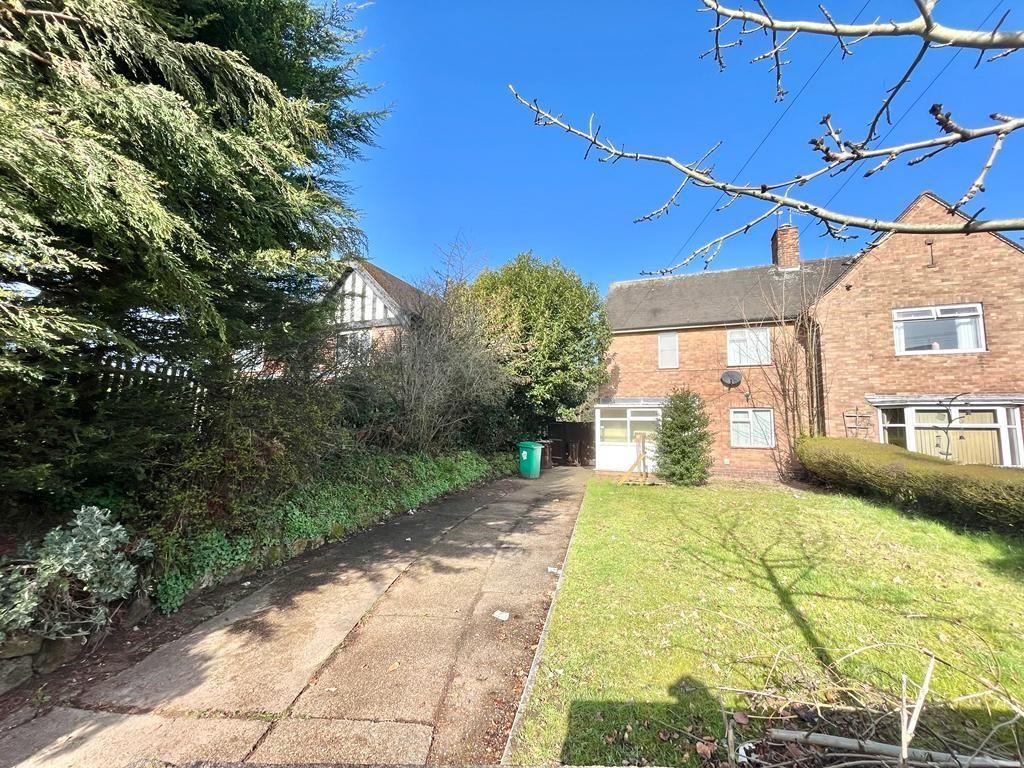 3 bed property to rent in Bramcote Lane, Wollaton, Nottingham NG8, £