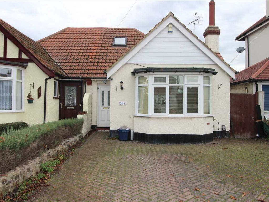 3 bed property for sale in Westbourne Grove, WestcliffOnSea SS0 Zoopla