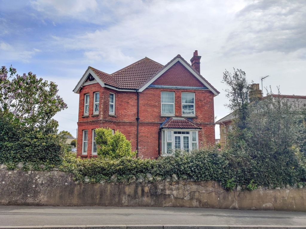5 bed detached house for sale in Clarence Gardens, Shanklin PO37 Zoopla
