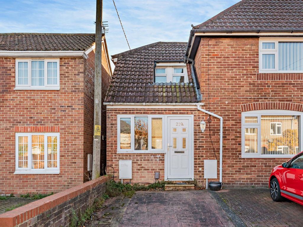 1 bed end terrace house for sale in Saxton Road, Abingdon OX14, £