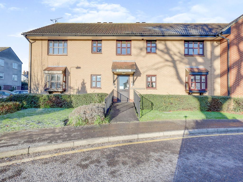 Hilltop Close, Rayleigh SS6  