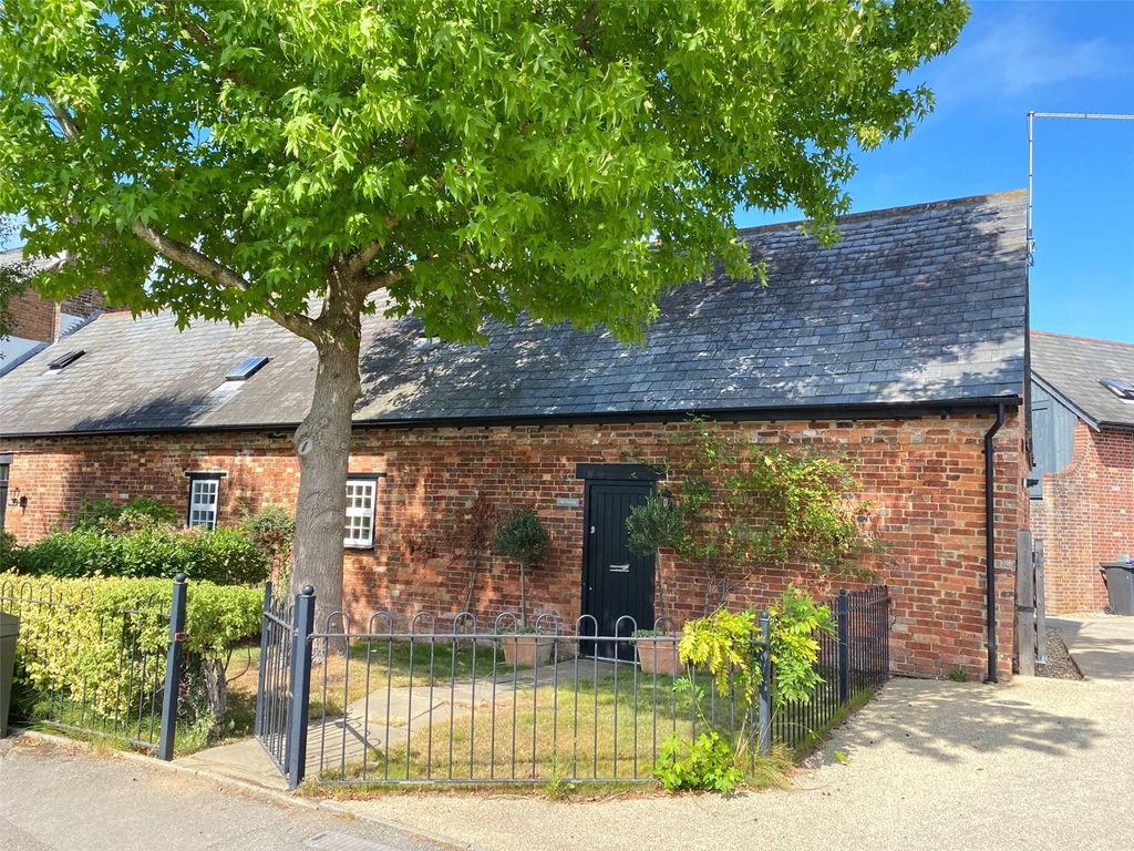 3 bed semidetached house for sale in Tatnam Road, Oakdale, Poole