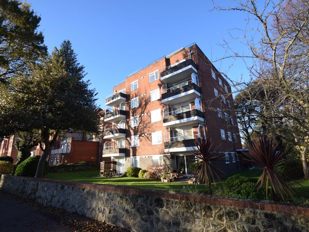 3 bed flat for sale in Grange Court, Grange Road, Eastbourne BN21, £