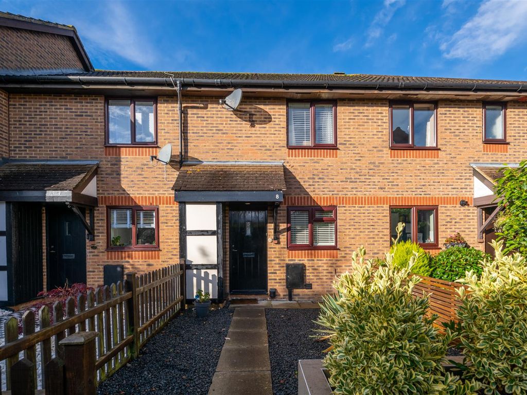 2 bed terraced house for sale in Middlefield, Horley RH6, £355,000 Zoopla