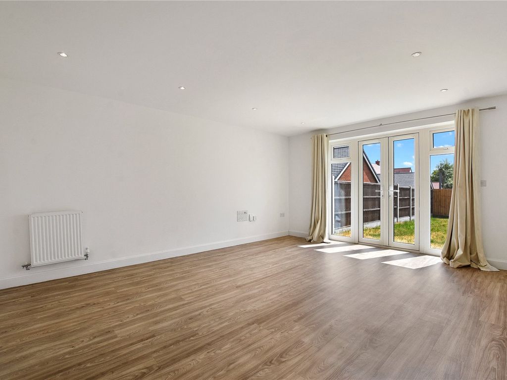 4 bed semidetached house to rent in Rossway Drive, Bushey WD23, £2,500