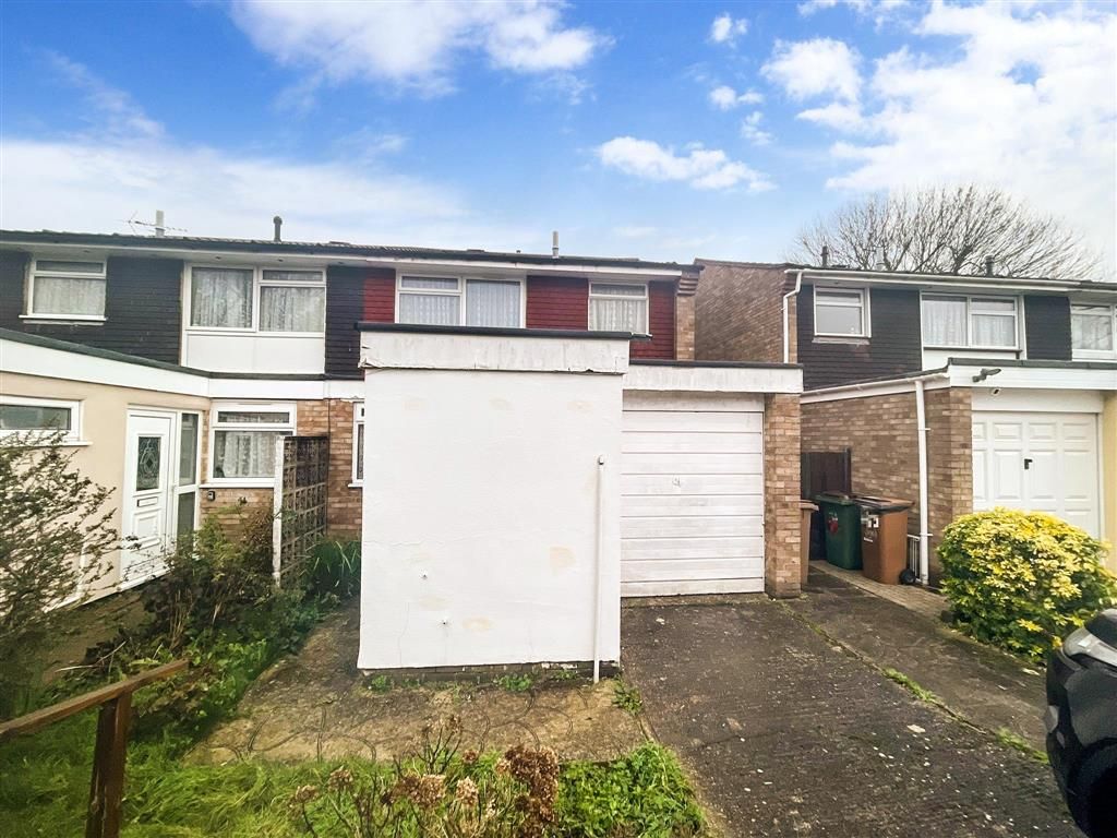 3 bed semidetached house for sale in Calthorpe Gardens, Sutton, Surrey