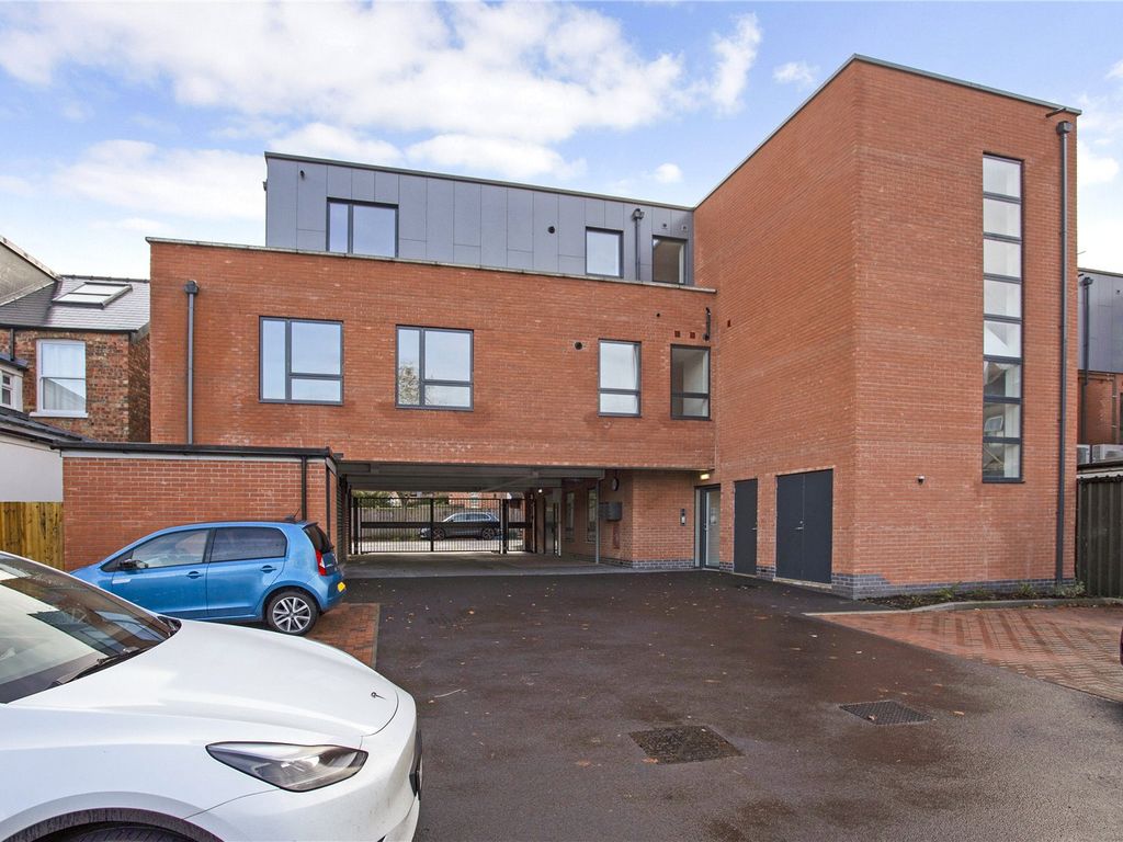 1 bed flat to rent in Bath Road, Cheltenham, Gloucestershire GL53, £