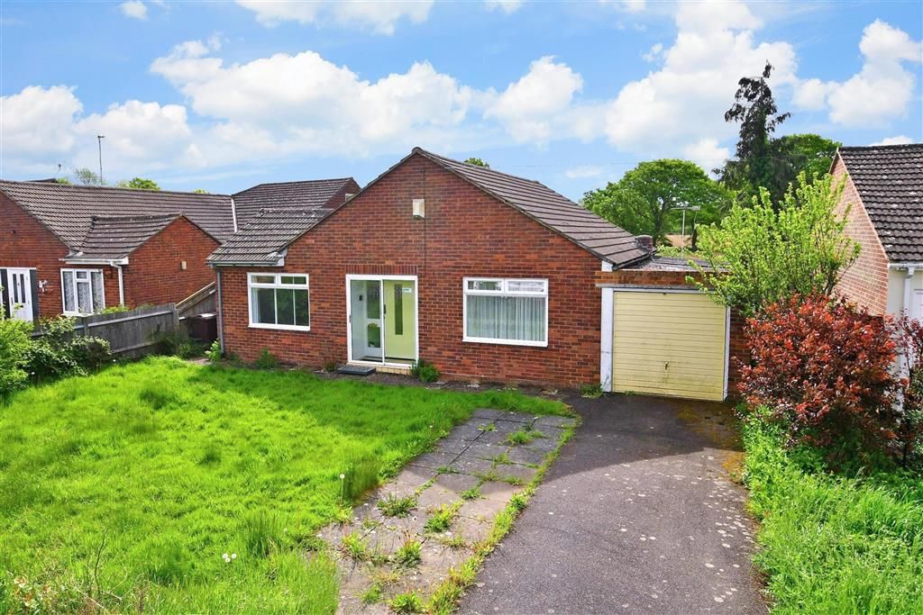 2 bed detached bungalow for sale in Tally Ho Road, Shadoxhurst, Ashford