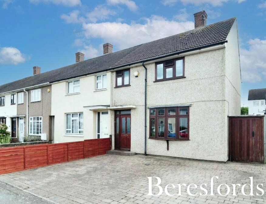 2 bed end terrace house for sale in Newbury Gardens, Romford RM3, £