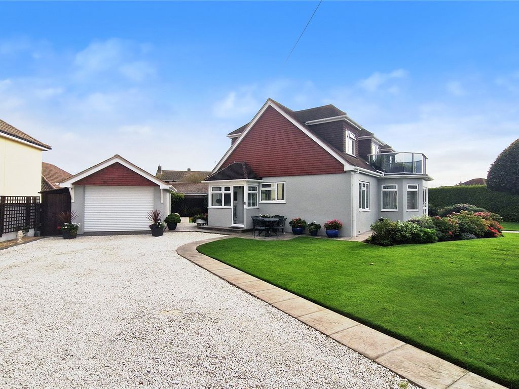 4 bed detached house for sale in Seafield Road, Rustington