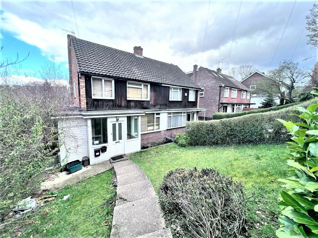 4 bed semidetached house to rent in Deeds Grove, High HP12