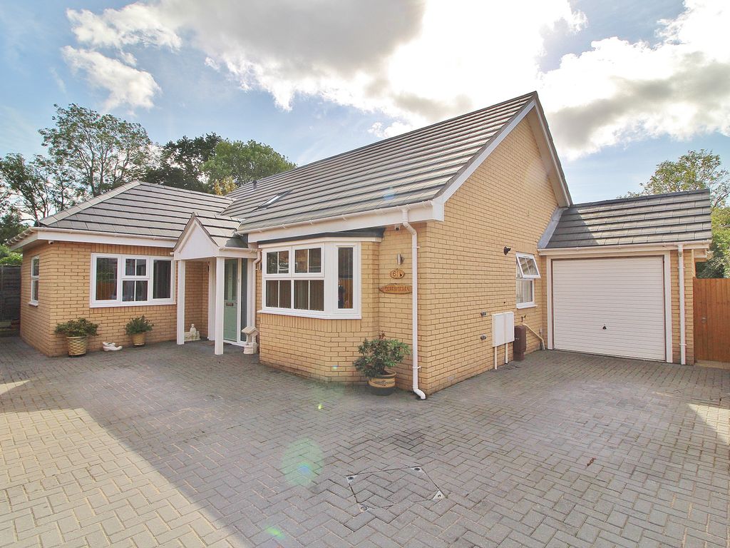 4 bed detached bungalow for sale in Silvester Road, Cowplain