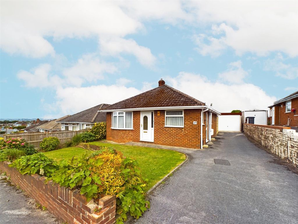 2 bed detached bungalow for sale in Clarborough Drive, Arnold