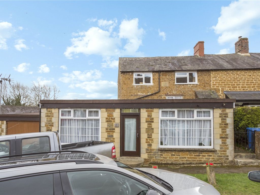 4 bed terraced house for sale in High Street, Hook Norton, Oxfordshire