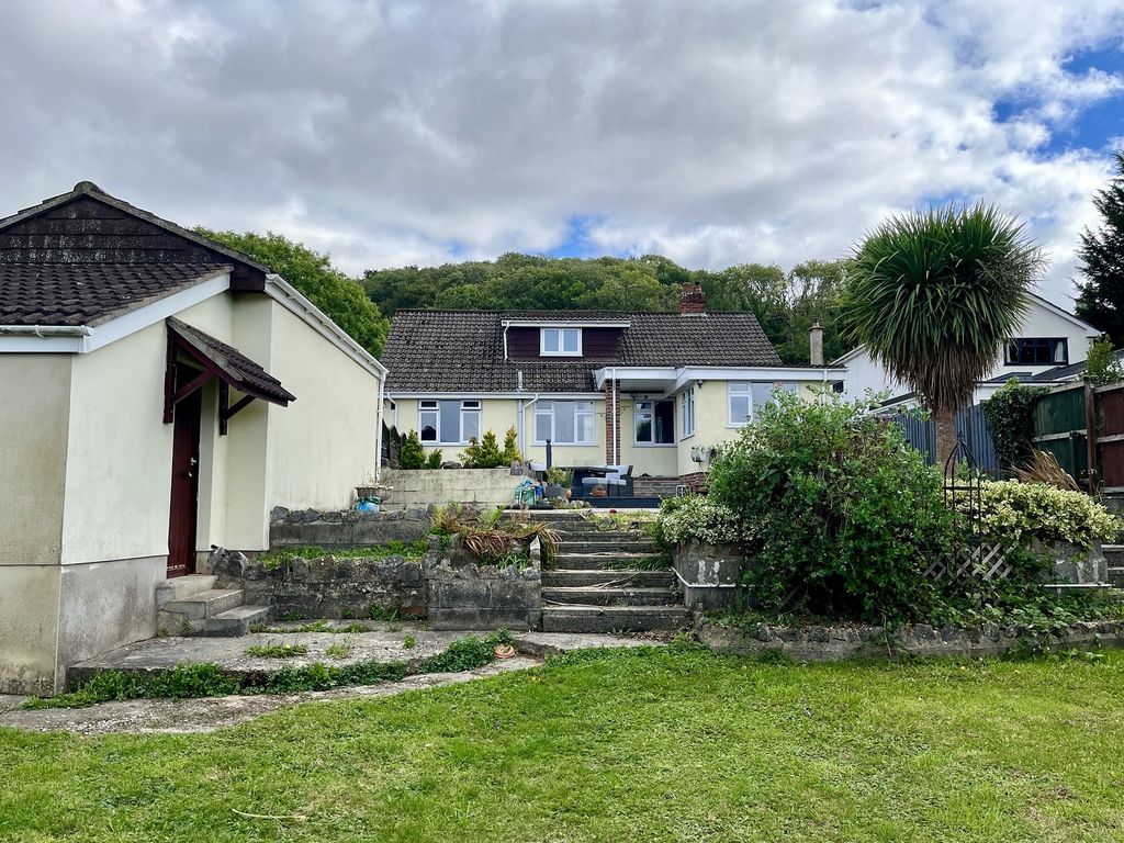 4 bed detached house for sale in Hill Road, Sandford, North