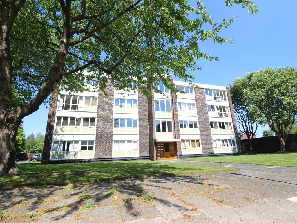2 bed flat to rent in Lowick Court, South Gosforth, Newcastle Upon Tyne NE3, £750 pcm Zoopla