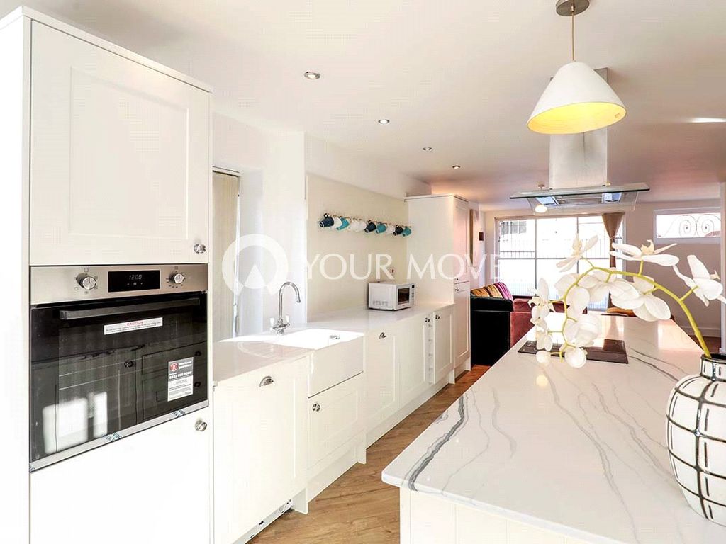 3 bed flat to rent in Street, Portsmouth, Hampshire PO1 Zoopla