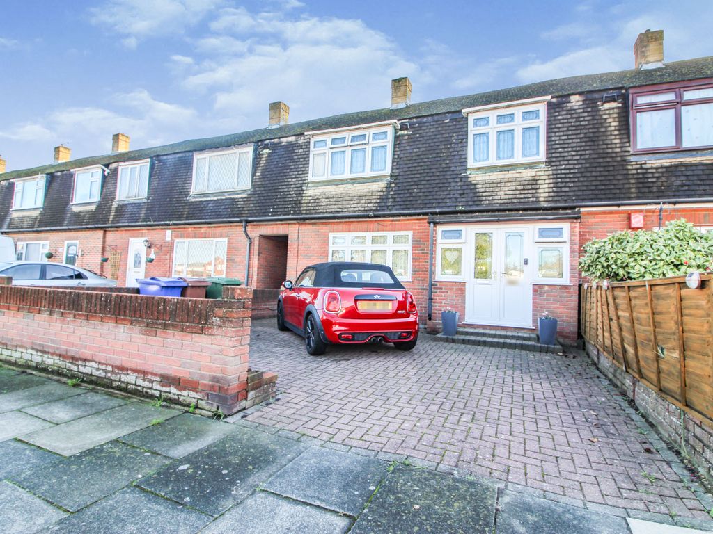 3 bed terraced house for sale in Broxburn Drive, South Ockendon RM15